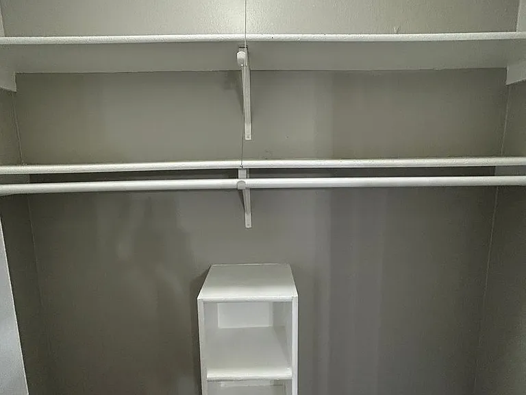 404 Jordan Ln — Photo 11