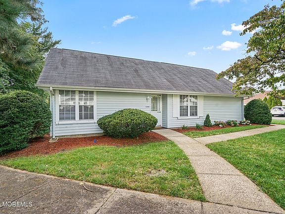 5th image of 439H Chesterfield Court