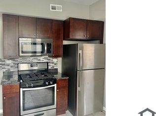 7552 S Essex Ave APT 3A, Chicago, IL 60649
