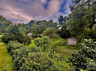 5 Northlake Dr, Weaverville, NC 28787