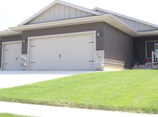 4304 S Vista Park Ave, Sioux Falls, SD 57106