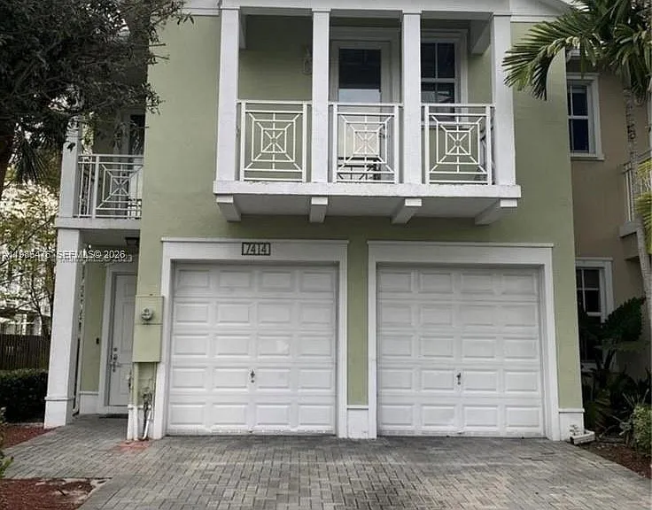 7414 NW 107th Ct — Photo 1