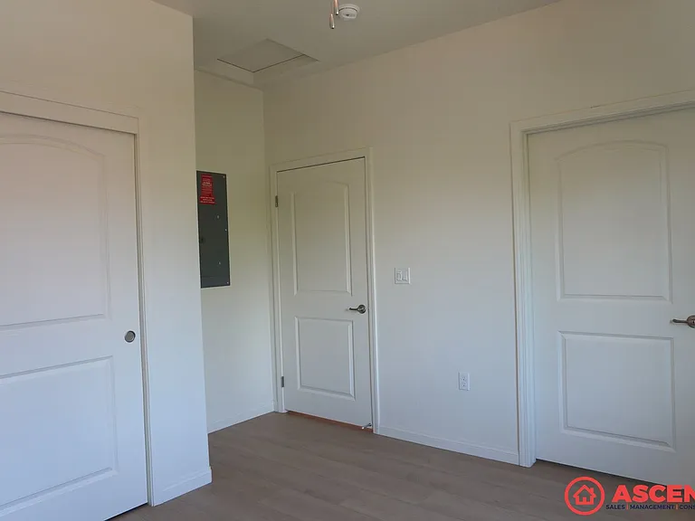 420 20th Ave — Photo 10