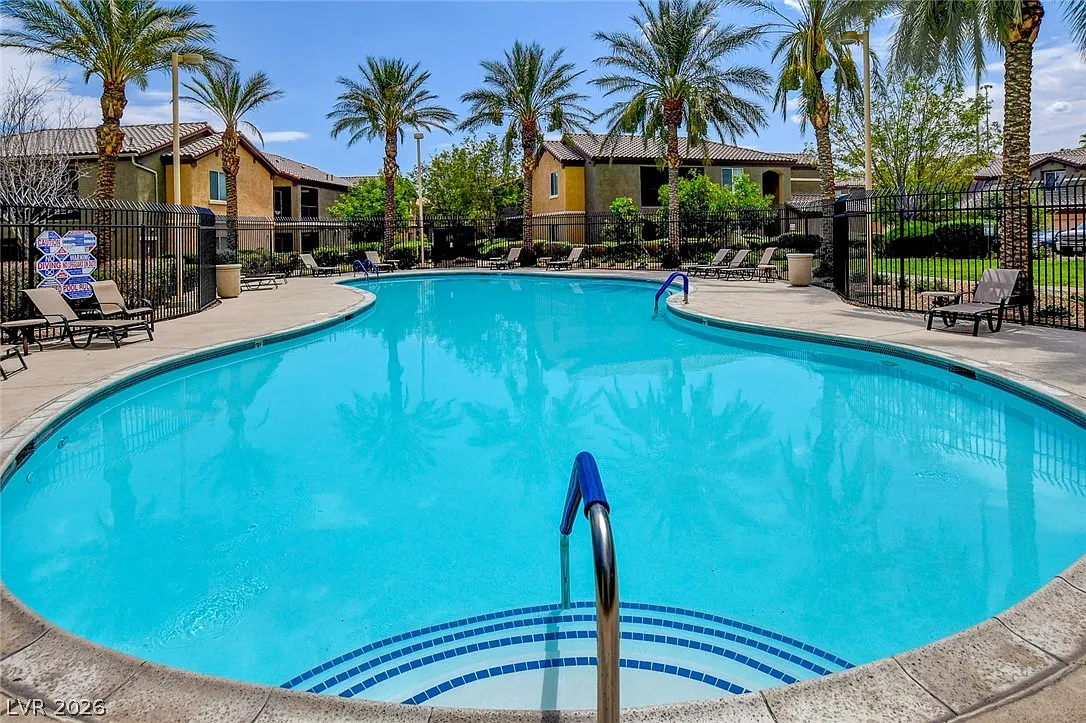 3 bed, 2.0 bath, 1255 sqft, $1,750 — Photo 1