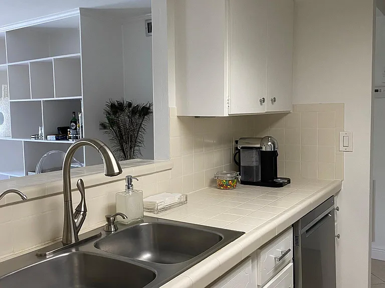 855 Dahlia Ln #307 — Photo 9