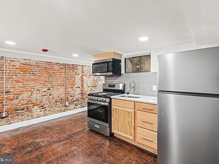 1222 Chancellor St #1R — Photo 6