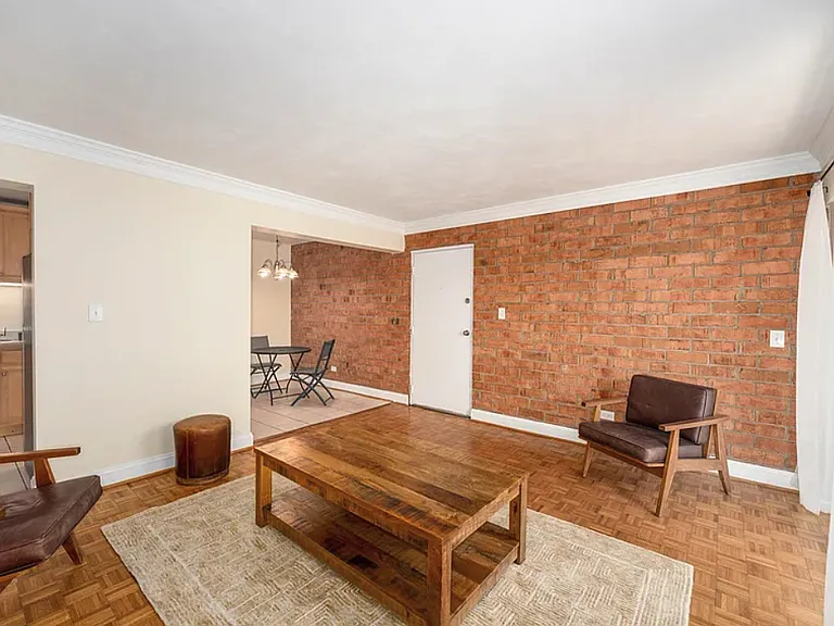 1800 Jefferson Park Ave #5 — Photo 3
