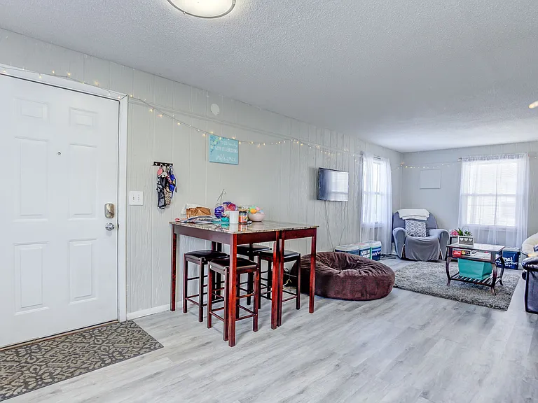 110 Homestead Ave — Photo 13
