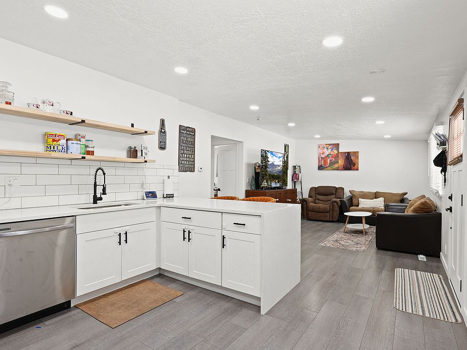 1st image of 545 N Madison Ave
