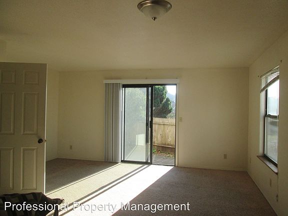 5th image of 1500 Golden West Ct APT D