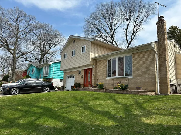 919 Pinelake Drive, West Hempstead, NY 11552