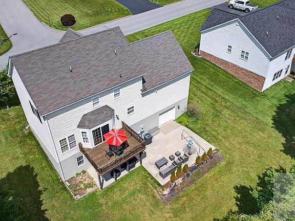 3rd image of 377 Brandon Dr