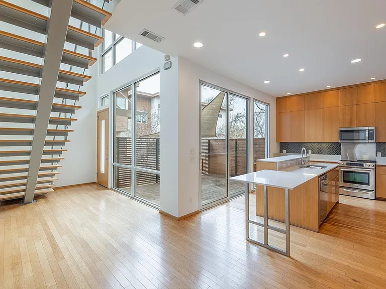 4011 Lewis Ln #B — Photo 2