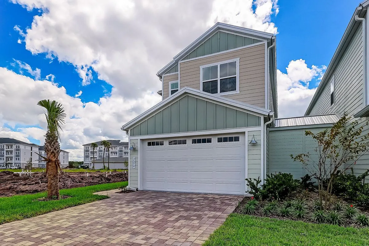 4 bed, 3.5 bath, 2169 sqft, $3,550 — Photo 2