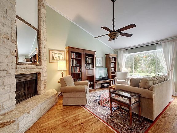 5th image of 1705 Wildwood Dr