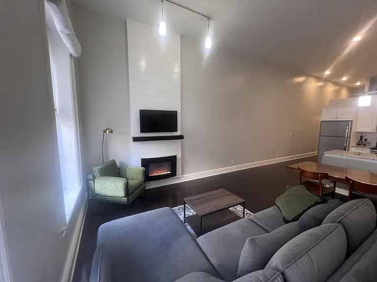 715 N Milwaukee St #302 — Photo 13