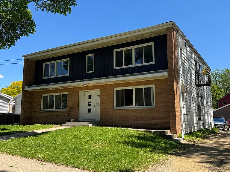 707 W Main St #3 — Photo 13