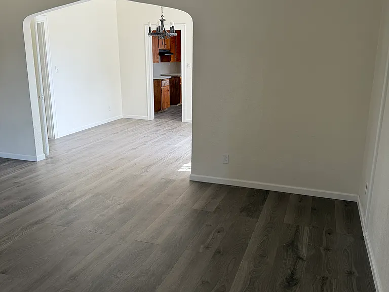 3239 N Mountain View Ave — Photo 9