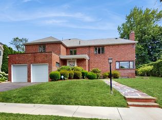 36 Lorna Rd, Newton, MA 02459