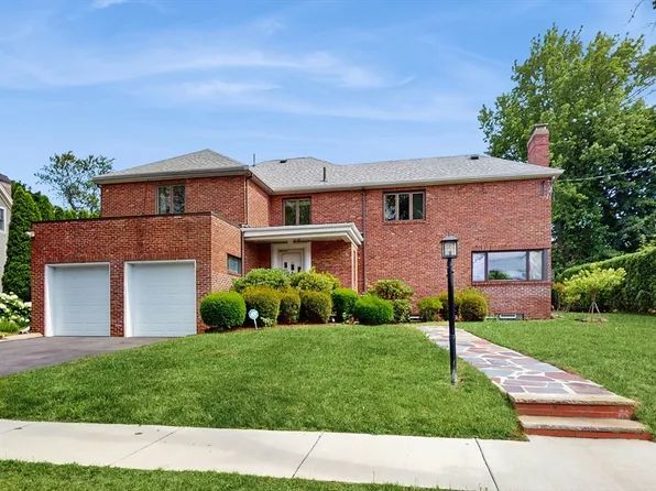 36 Lorna Rd, Newton, MA 02459