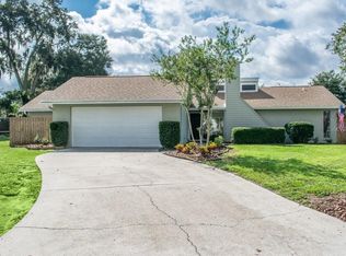 909 McIntosh Cir, Brandon, FL 33510