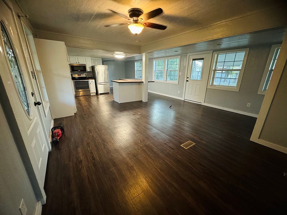 1st image of 715 Quail Creek Cir