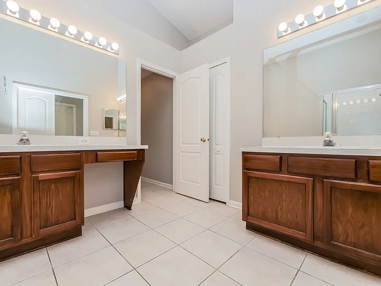 5920 Count Turf Ln — Photo 11