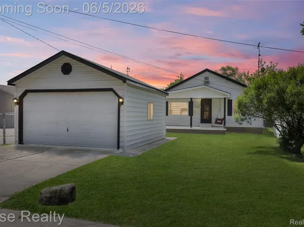 1466 Connell St, Burton, MI 48529