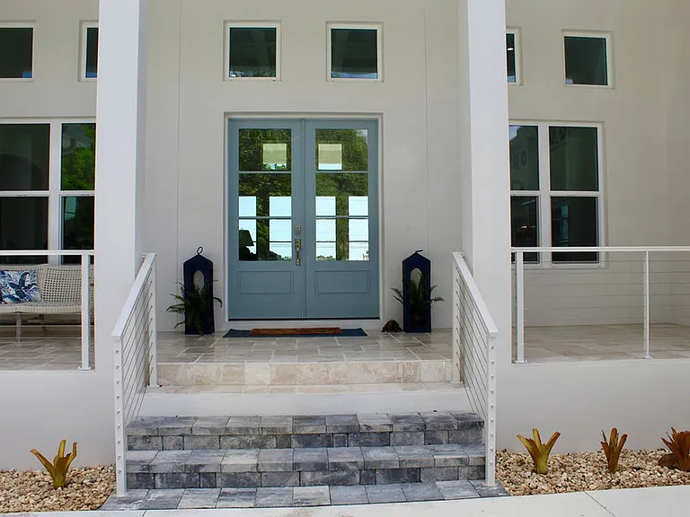 224 N Riverside Dr — Photo 45