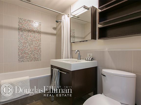2nd image of 225 E 34th St APT 15F