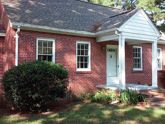 3rd image of 994 Chesapeake Dr