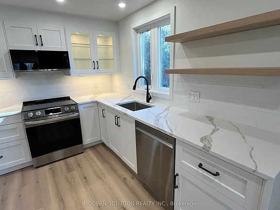 4th image of 23 Tilden Cres