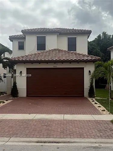 9044 SW 39th St Photo 1