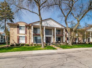 29201 Hayes Rd APT 7, Warren, MI