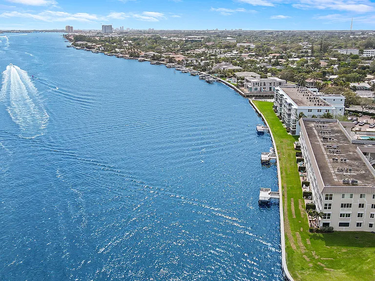 52 Yacht Club Dr #402 — Photo 1