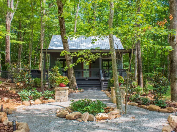 140 Waters Edge Way, Tracy City, TN 37387