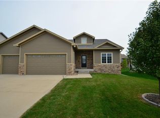 330 NE Coyote Dr, Waukee, IA 50263