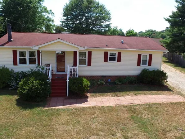 102 Meadowood Dr, Easley, SC 29640