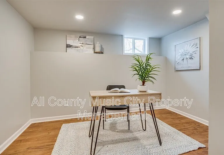 209 Rhine Dr — Photo 17