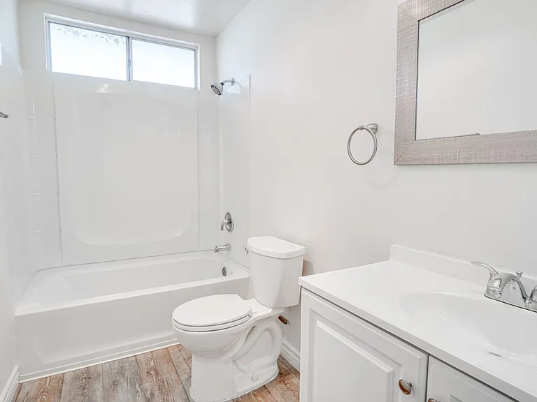 Oak Valley Apartments — Photo 36