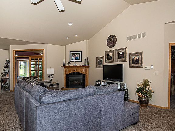 4th image of 30709 Woodlawn Dr
