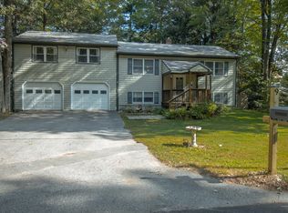 9 Wood Ave, Topsham, ME 04086