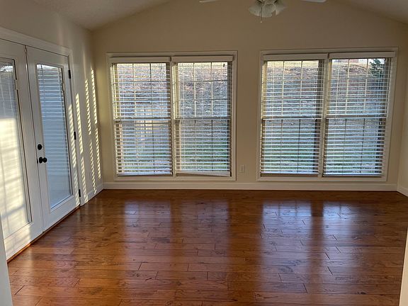 4th image of 1107 Cliff Ct