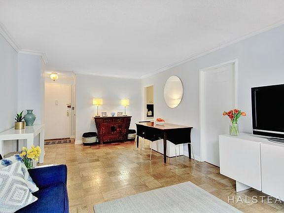 2nd image of 200 W 79th St APT 6D
