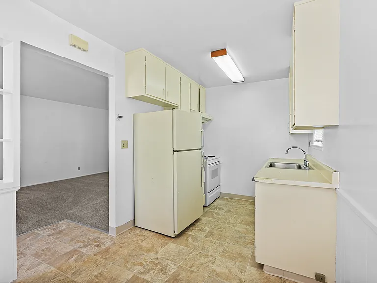 2329 Monroe St #2 — Photo 5