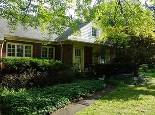 29296 Detroit Rd, Westlake, OH 44145