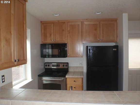 4th image of 2732 Rossiter Ln