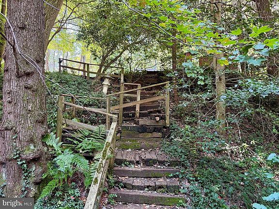 2nd image of 1003 Gelston Cir
