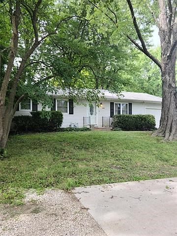 2nd image of 200 SW 18th St