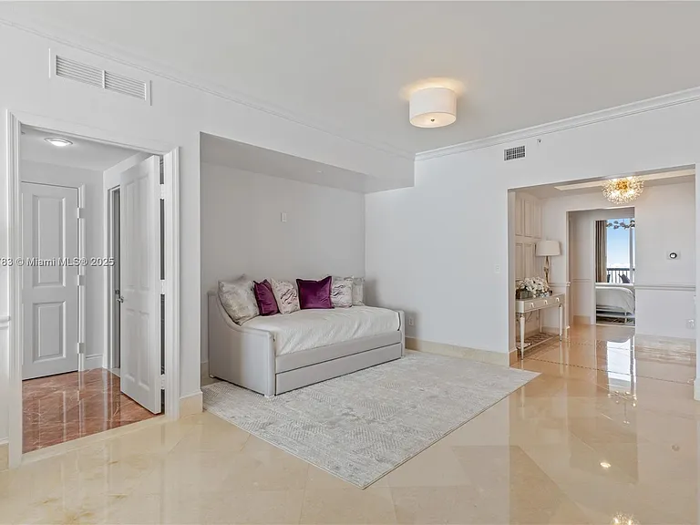 17875 Collins Ave #3404 — Photo 2
